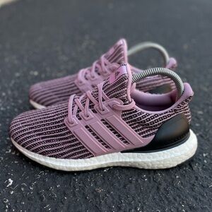 Adidas ultra boost 4.0 size 6 women’s preowned like new